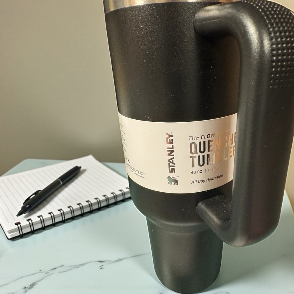 Stanley Flip Straw Quencher ProTour Tumbler 40 oz NIB Black - Picture 9 of 14